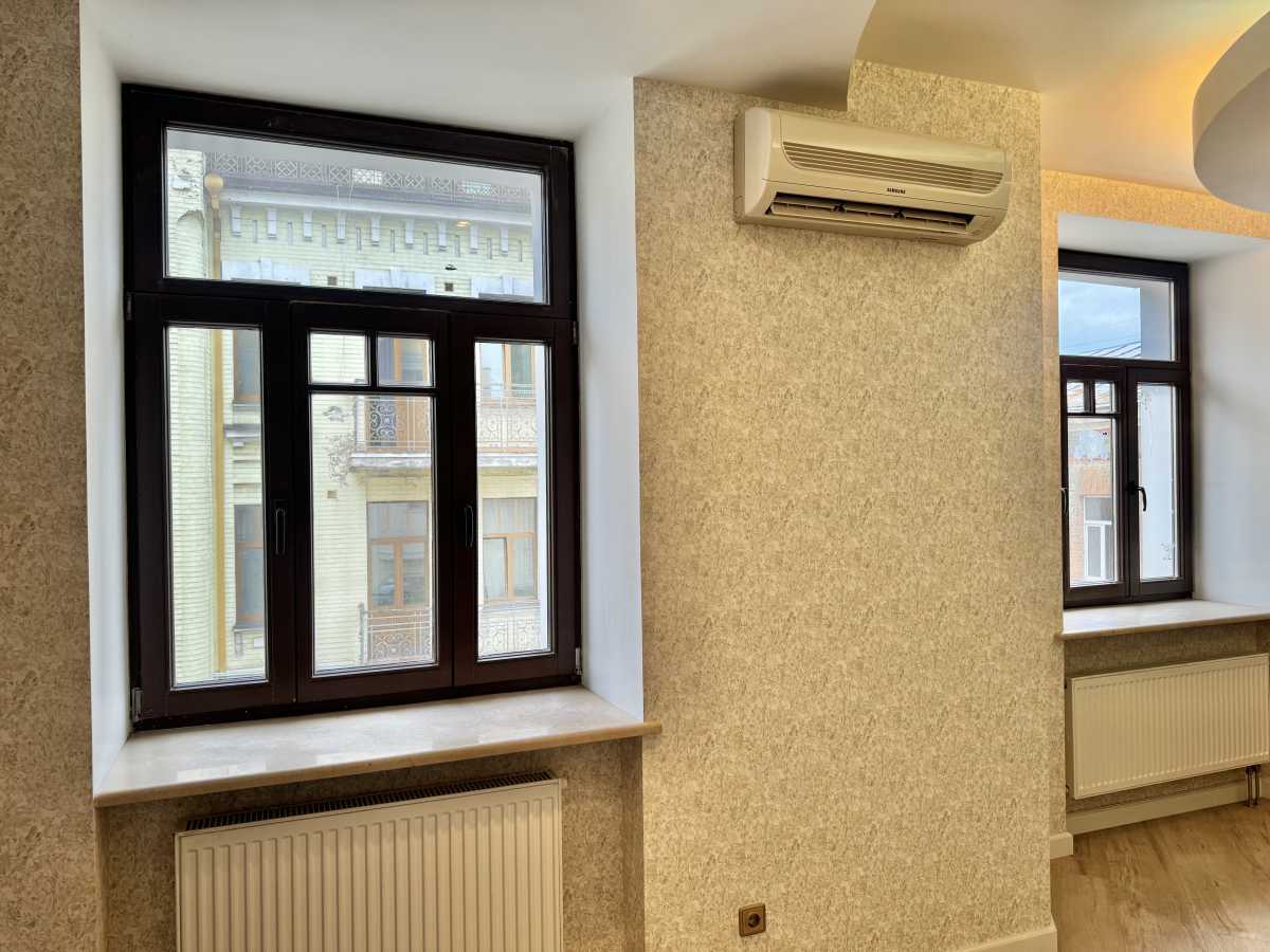 Продажа 4-комнатной квартиры 131 м², Ярославский пер., 4