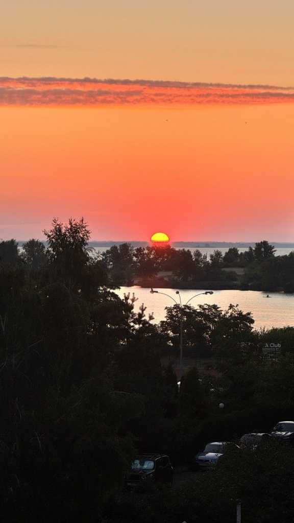 Продаж 1-кімнатної квартири 38 м², Героїв Дніпра вул., 53