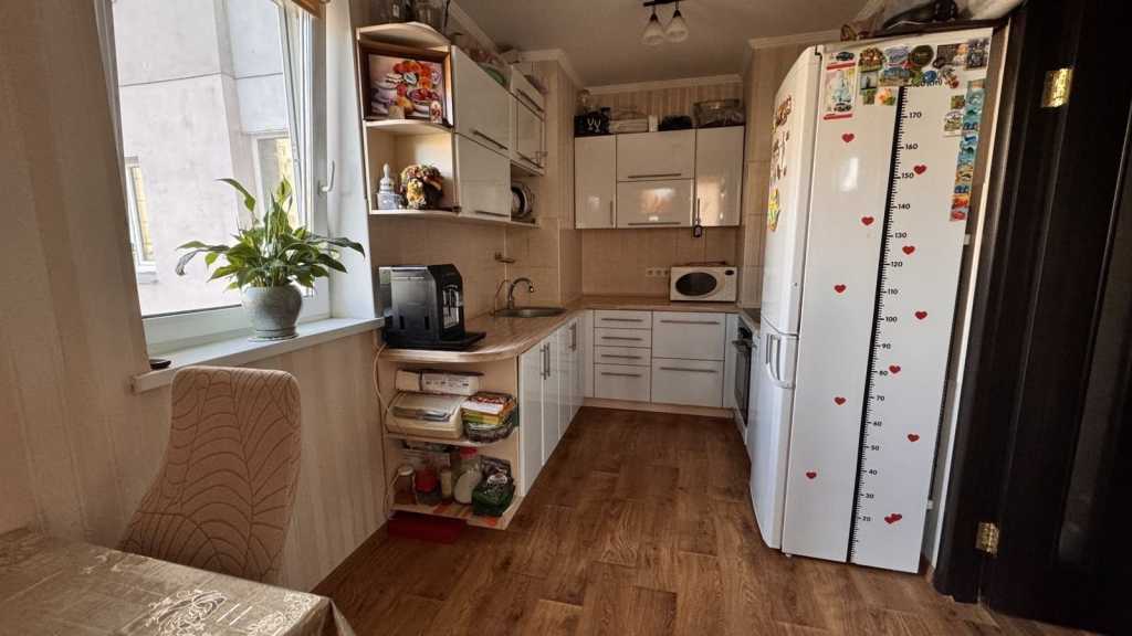 Продаж 1-кімнатної квартири 38 м², Героїв Дніпра вул., 53