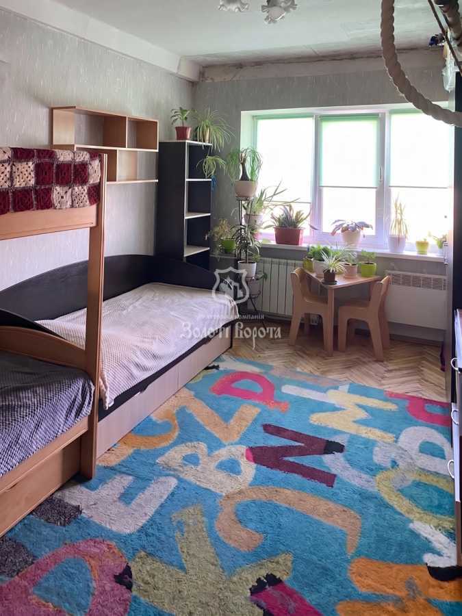 Продаж 2-кімнатної квартири 44 м², Молодіжна вул., 63