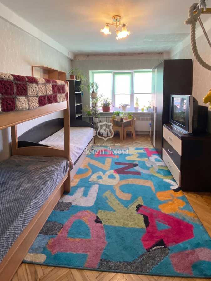 Продаж 2-кімнатної квартири 44 м², Молодіжна вул., 63