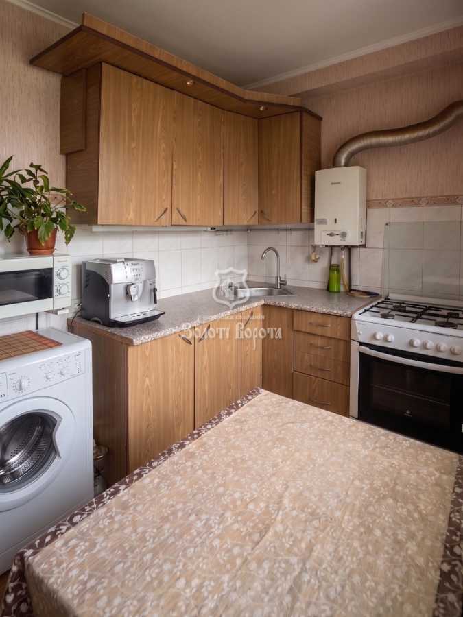 Продаж 2-кімнатної квартири 44 м², Молодіжна вул., 63