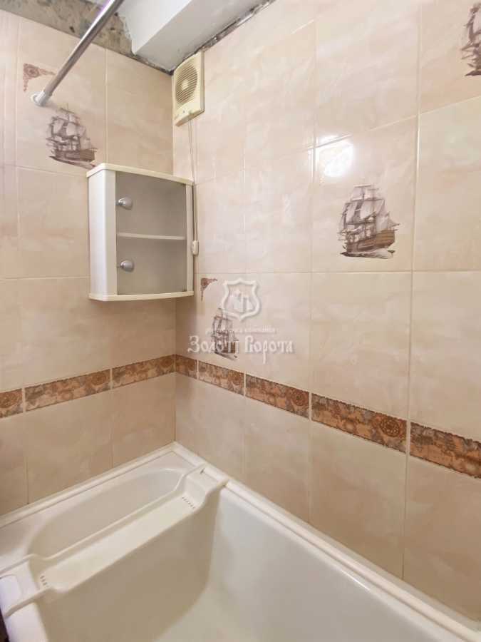 Продаж 2-кімнатної квартири 44 м², Молодіжна вул., 63