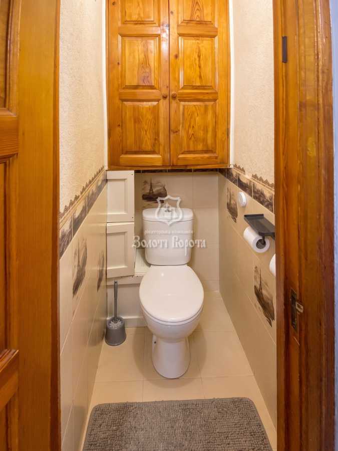 Продаж 2-кімнатної квартири 44 м², Молодіжна вул., 63