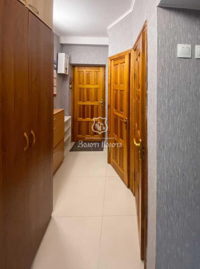 Продаж 2-кімнатної квартири 44 м², Молодіжна вул., 63