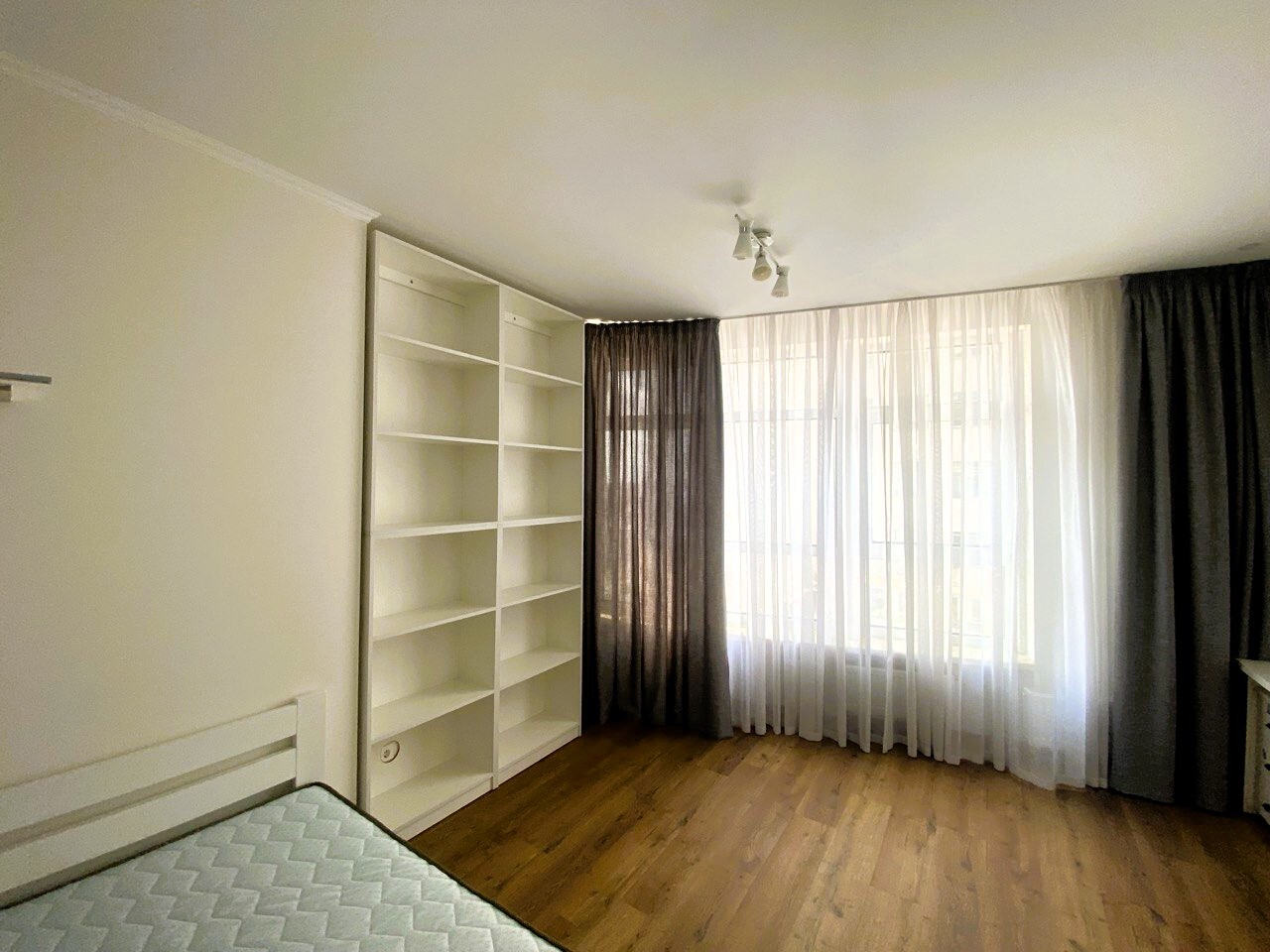 Продажа 3-комнатной квартиры 140 м², Кловский спуск, 7А