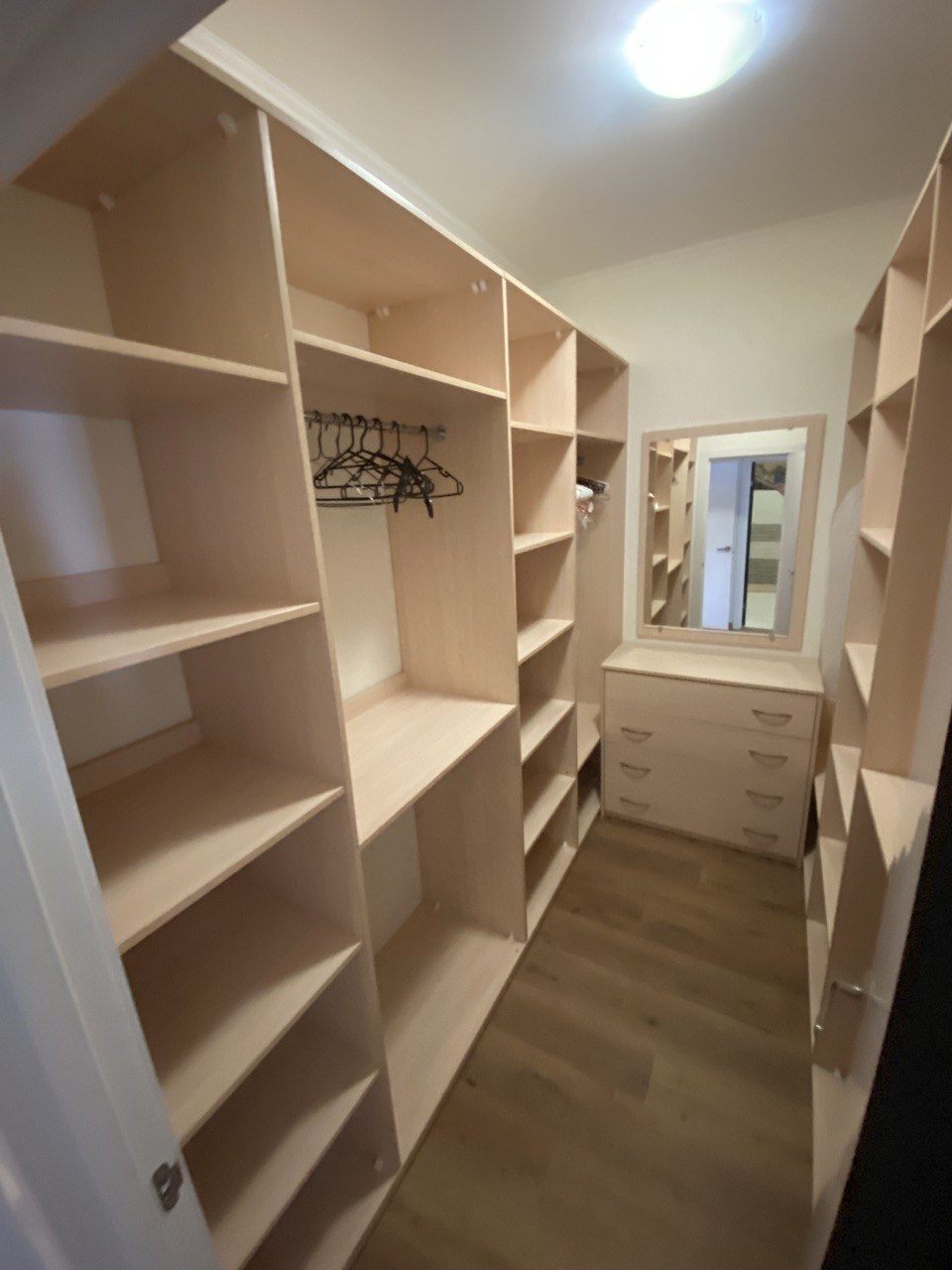 Продажа 3-комнатной квартиры 140 м², Кловский спуск, 7А
