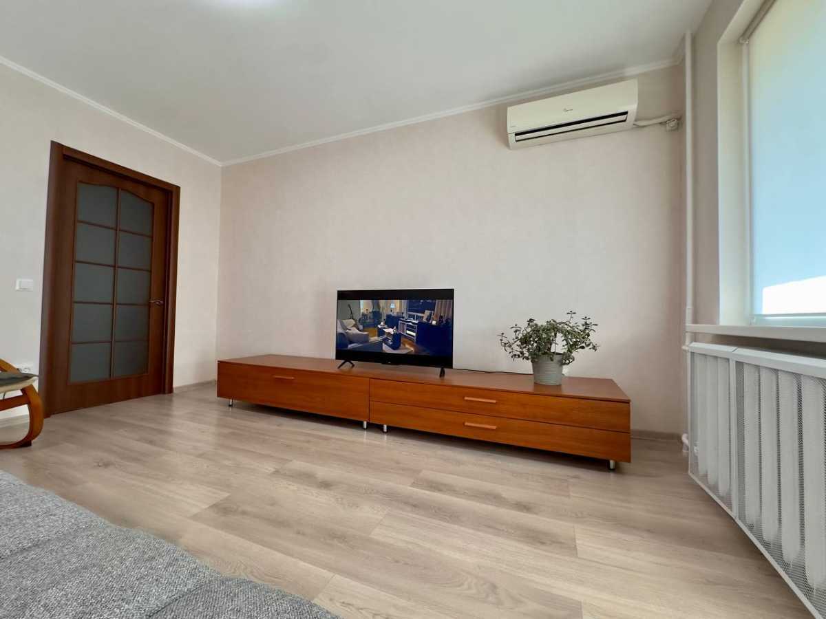Продаж 2-кімнатної квартири 45.2 м², Нарбутівська, 165/1