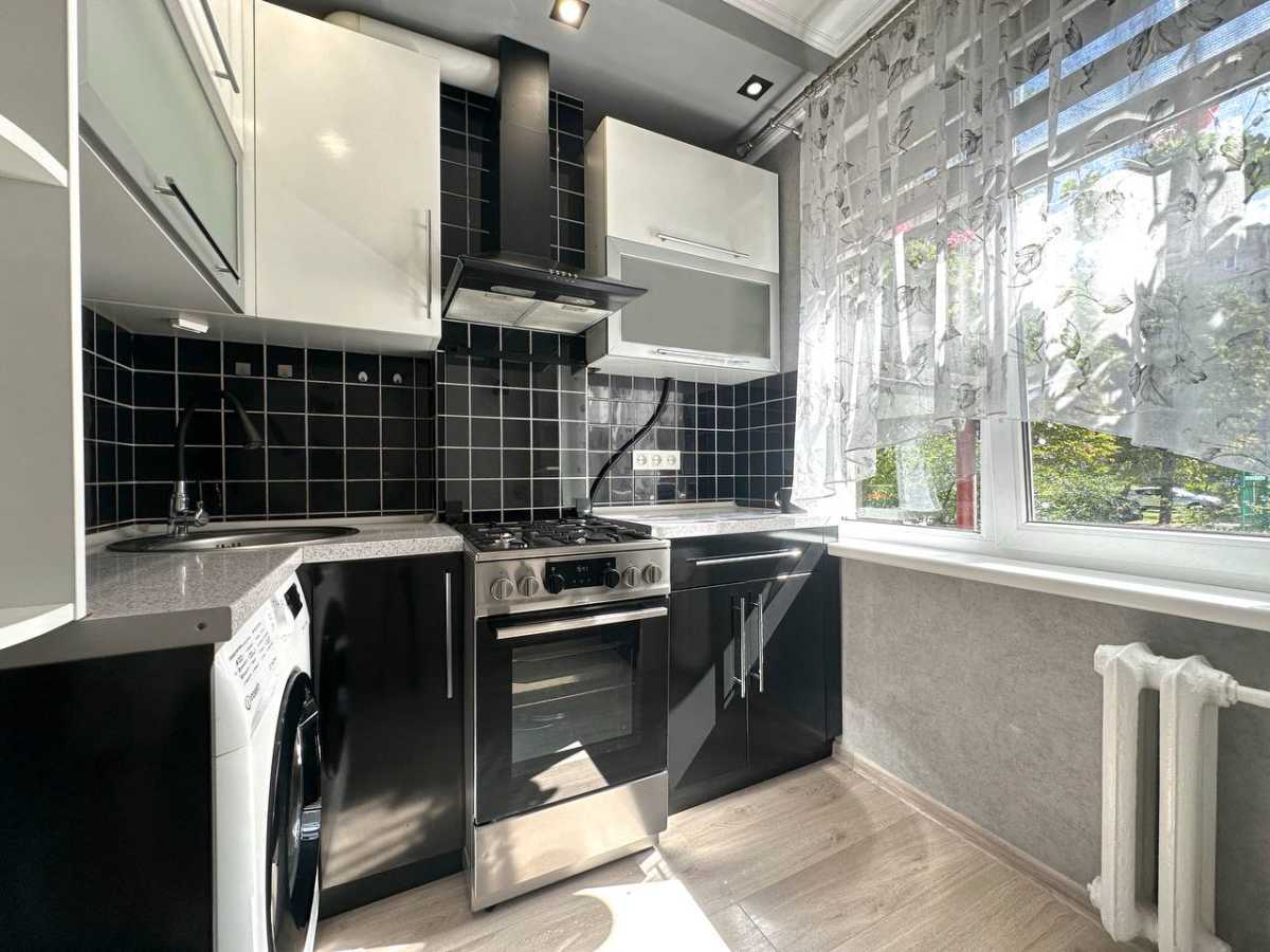 Продаж 2-кімнатної квартири 45.2 м², Нарбутівська, 165/1