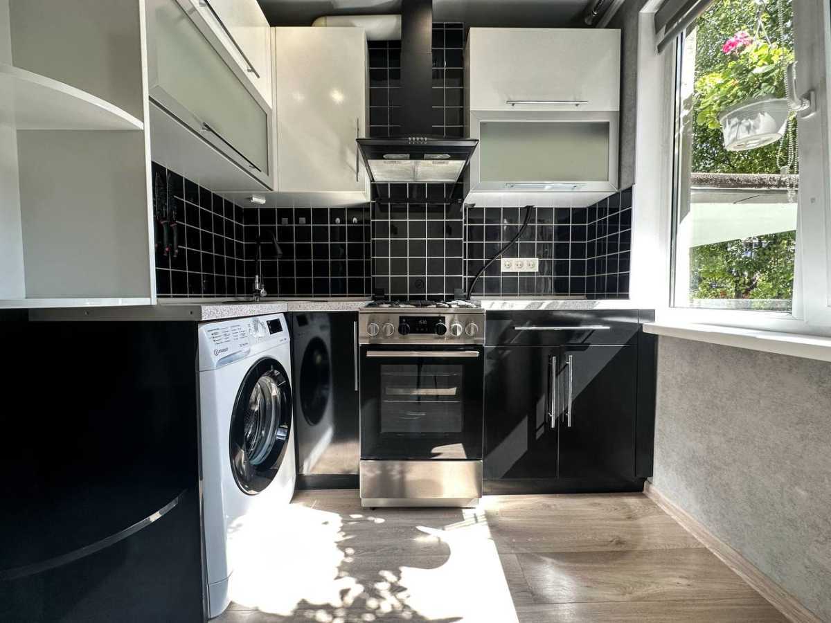 Продаж 2-кімнатної квартири 45.2 м², Нарбутівська, 165/1
