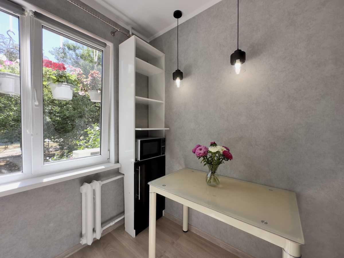 Продаж 2-кімнатної квартири 45.2 м², Нарбутівська, 165/1