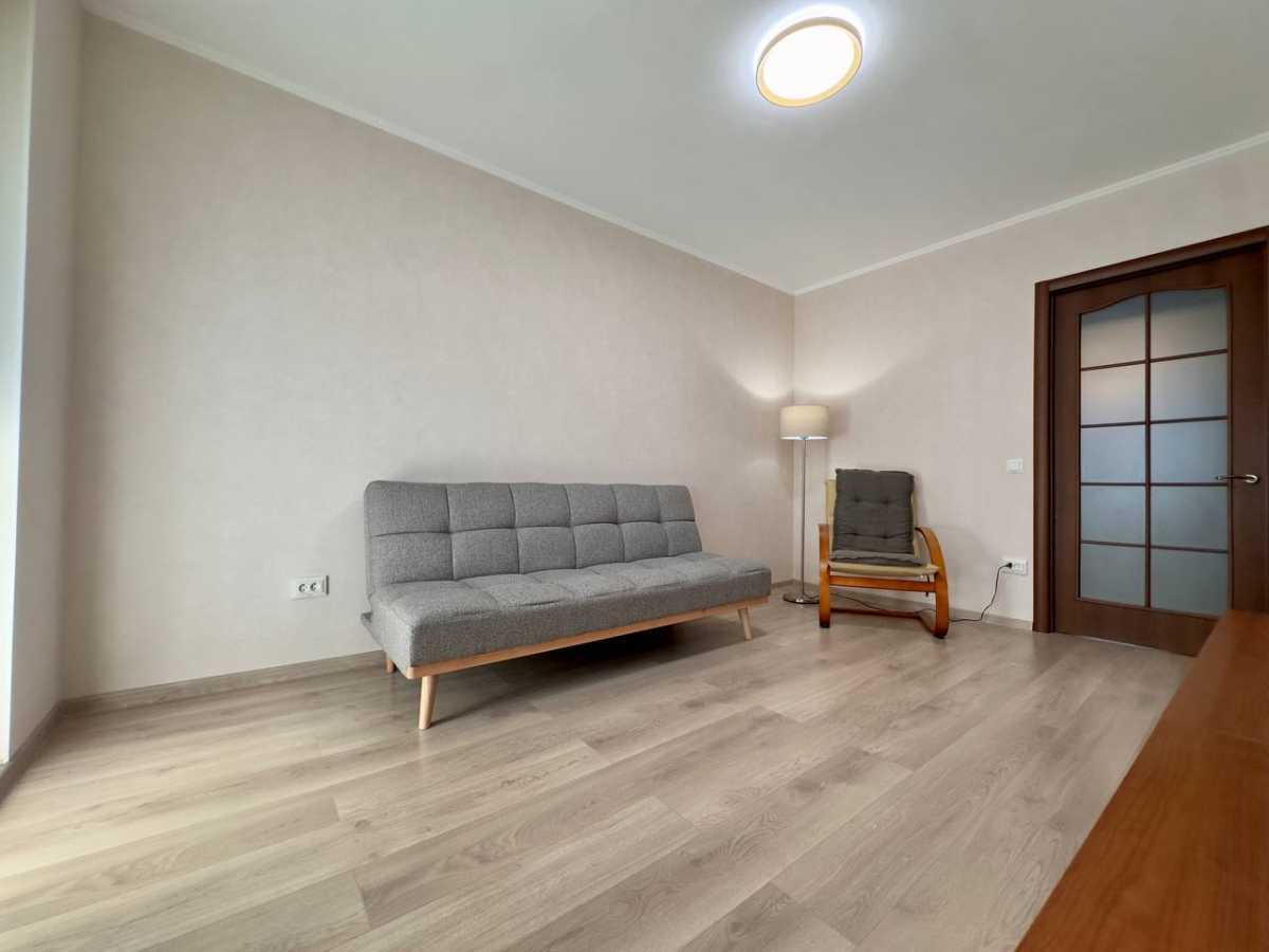 Продаж 2-кімнатної квартири 45.2 м², Нарбутівська, 165/1