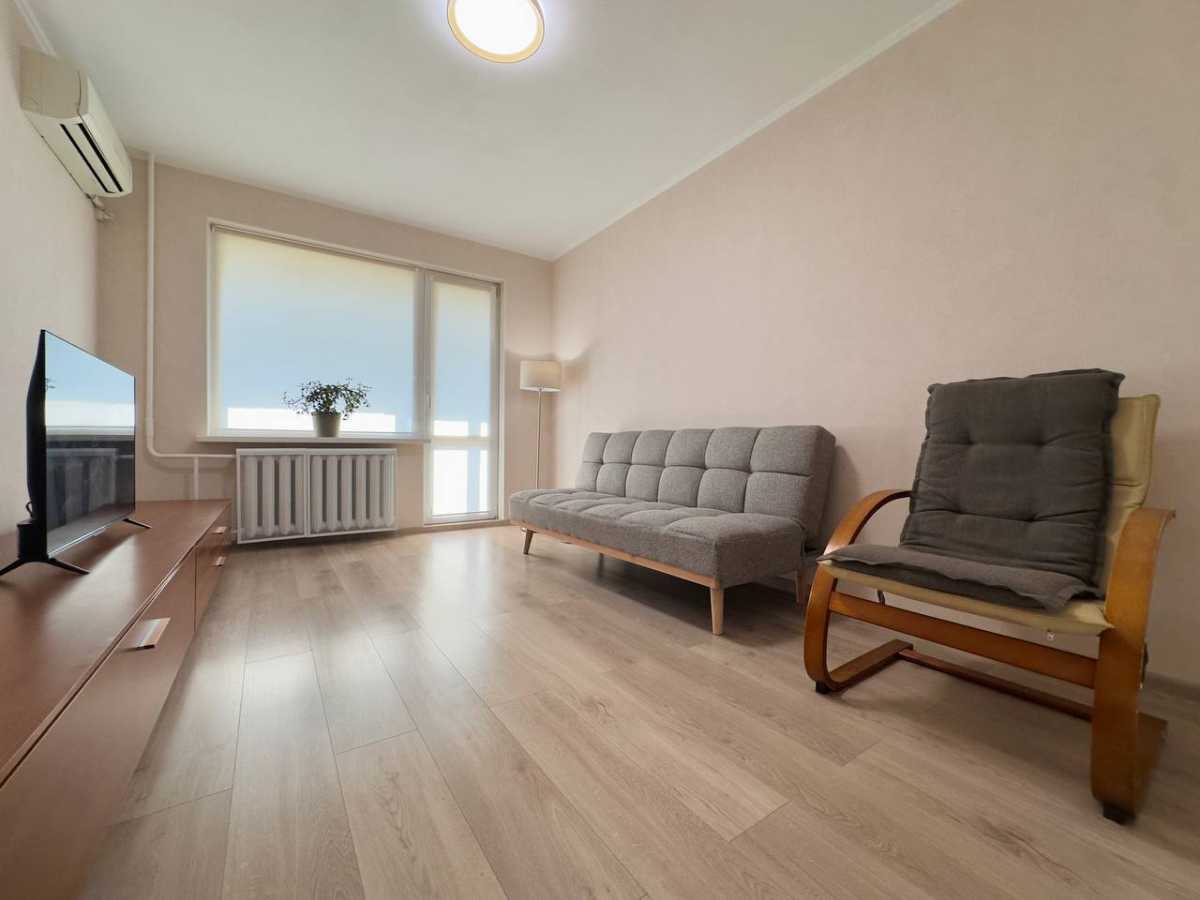 Продаж 2-кімнатної квартири 45.2 м², Нарбутівська, 165/1