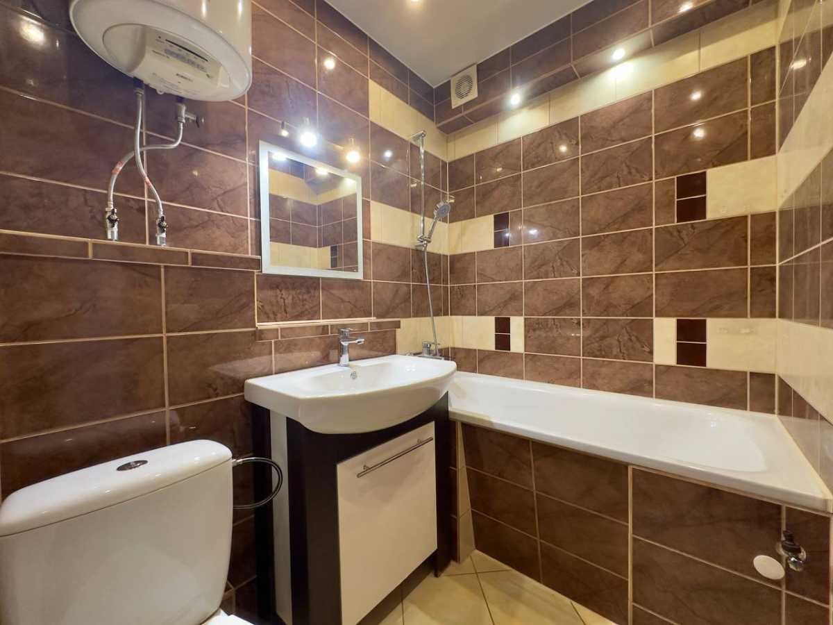 Продаж 2-кімнатної квартири 45.2 м², Нарбутівська, 165/1