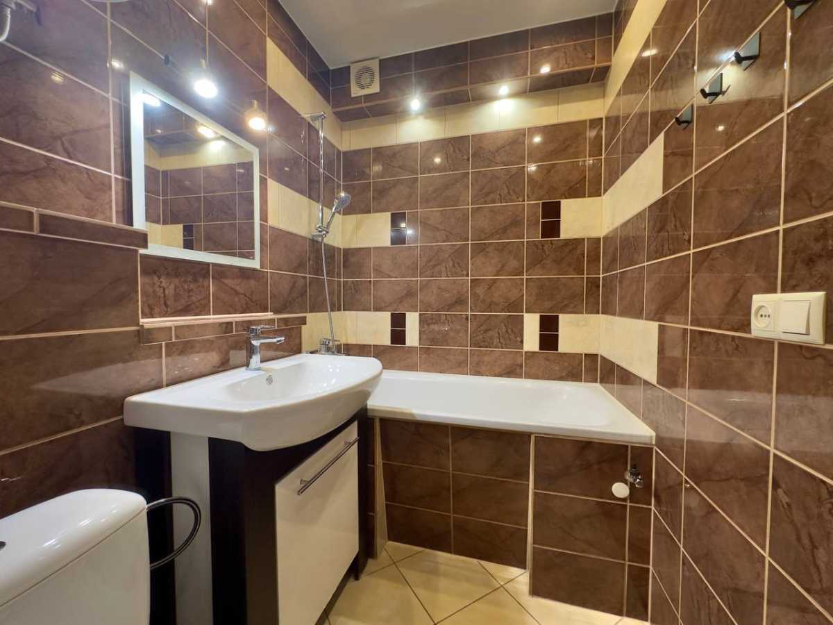 Продаж 2-кімнатної квартири 45.2 м², Нарбутівська, 165/1