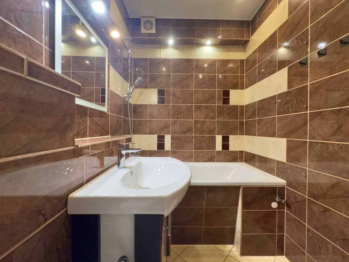 Продаж 2-кімнатної квартири 45.2 м², Нарбутівська, 165/1