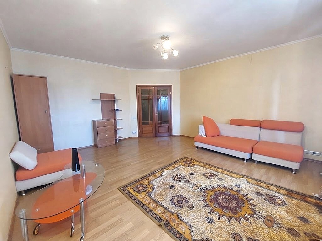 Продажа 2-комнатной квартиры 73 м², Якова Бреуса ул., 61/8
