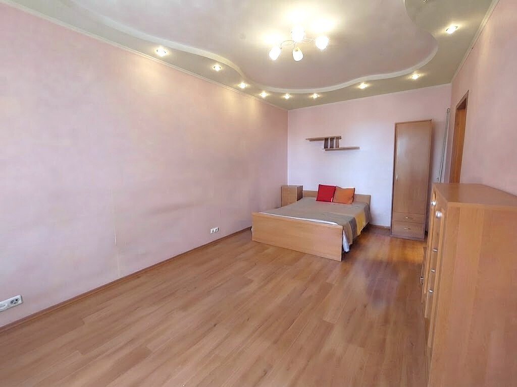 Продажа 2-комнатной квартиры 73 м², Якова Бреуса ул., 61/8