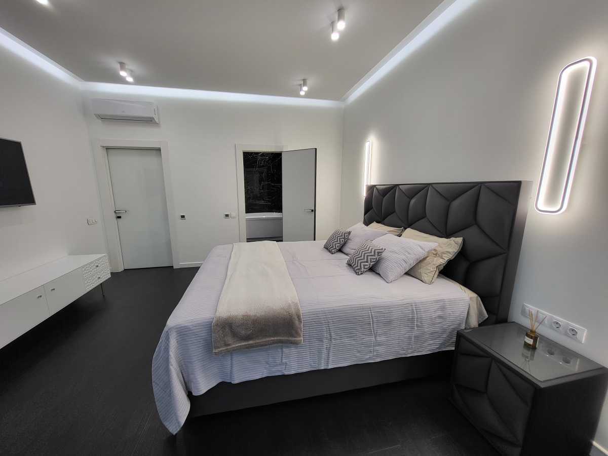 Аренда 2-комнатной квартиры 93 м², Саперное Поле ул., 5