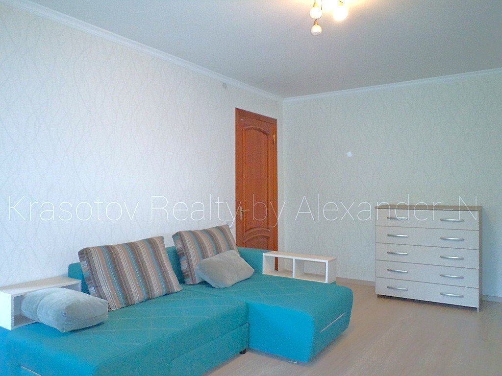 Продажа 3-комнатной квартиры 49 м², Манежная ул., 20