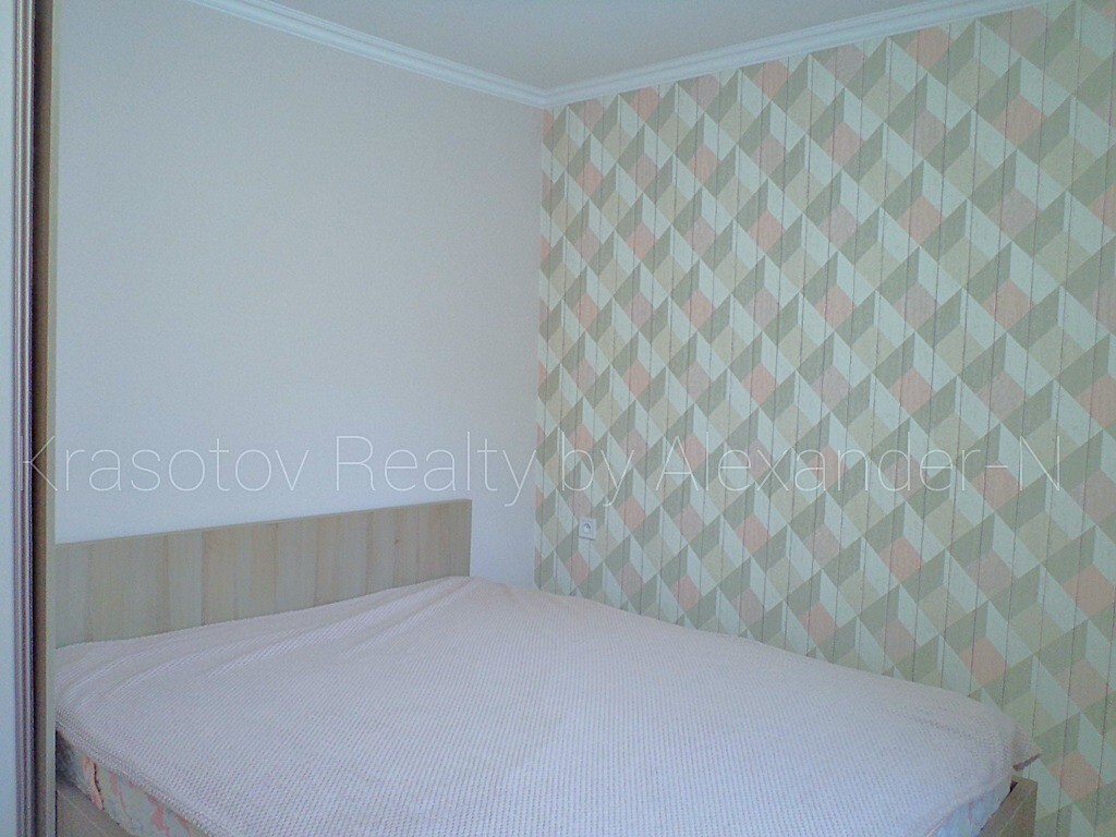 Продажа 3-комнатной квартиры 49 м², Манежная ул., 20