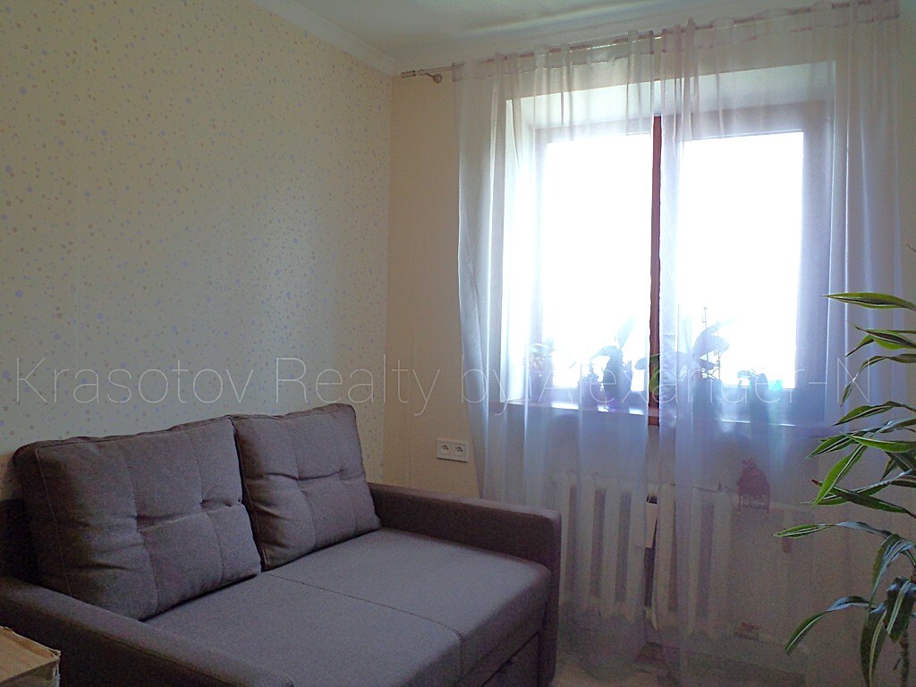 Продажа 3-комнатной квартиры 49 м², Манежная ул., 20