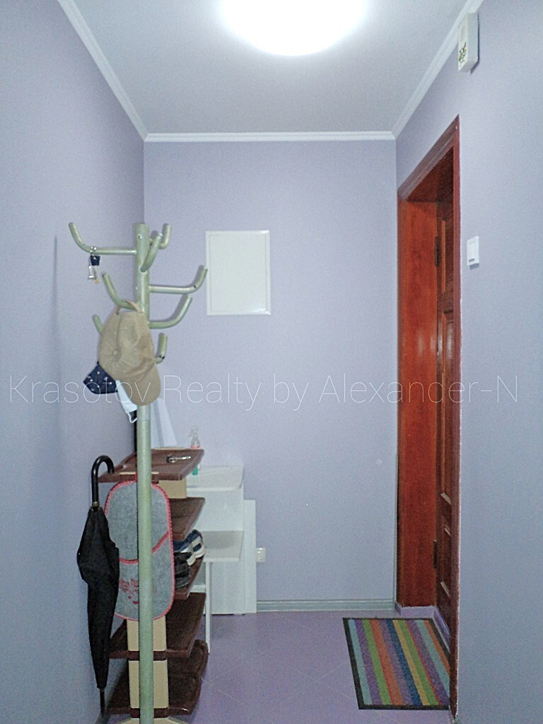 Продажа 3-комнатной квартиры 49 м², Манежная ул., 20
