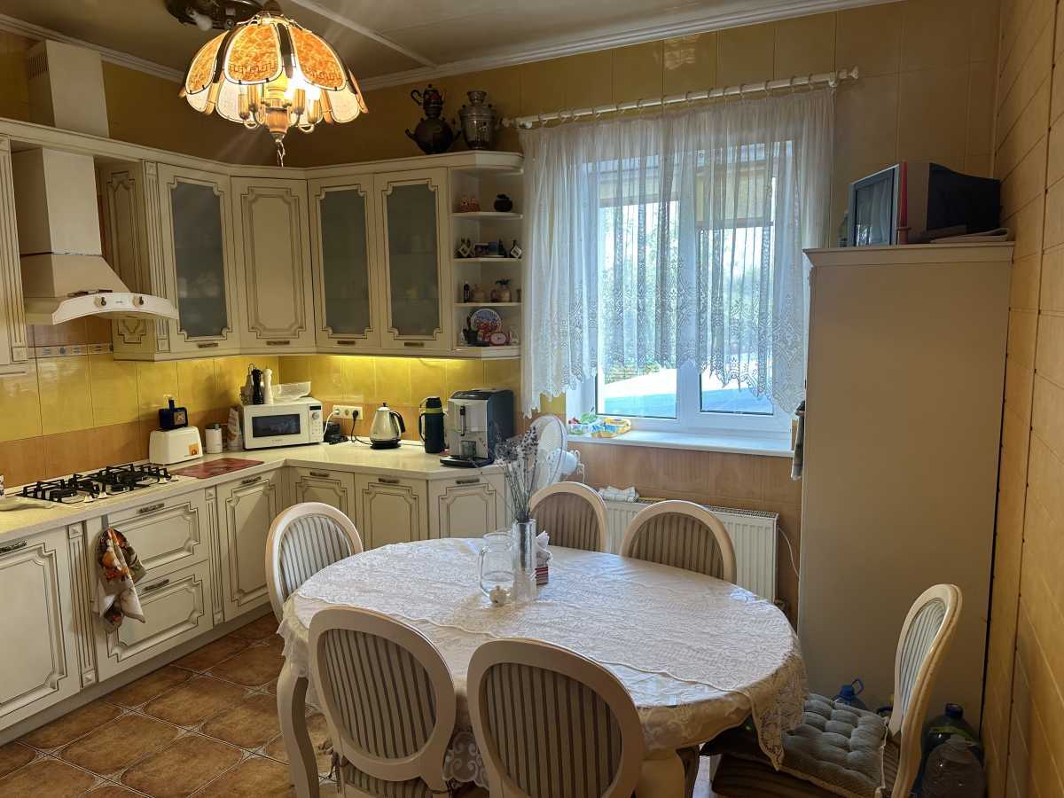 Продажа дома 327 м², Садова