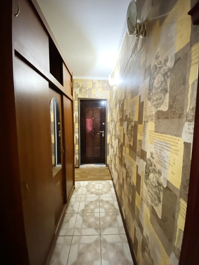 Продажа 2-комнатной квартиры 56 м², Лазурная ул.
