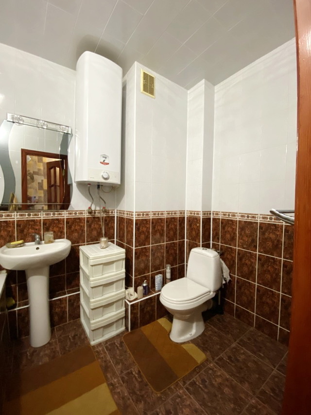 Продажа 2-комнатной квартиры 56 м², Лазурная ул.