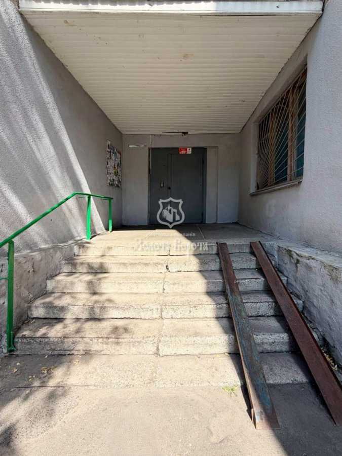 Продажа 1-комнатной квартиры 28 м², Павла Тычины просп., 11А