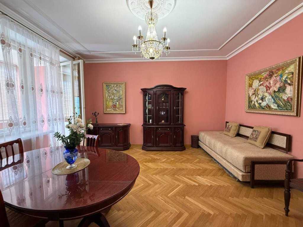 Продажа 2-комнатной квартиры 85.8 м², Виноградный пер., 4