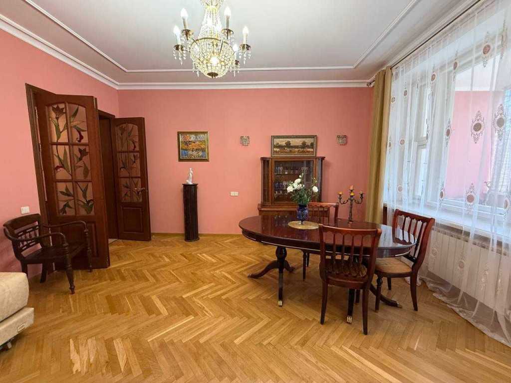 Продажа 2-комнатной квартиры 85.8 м², Виноградный пер., 4