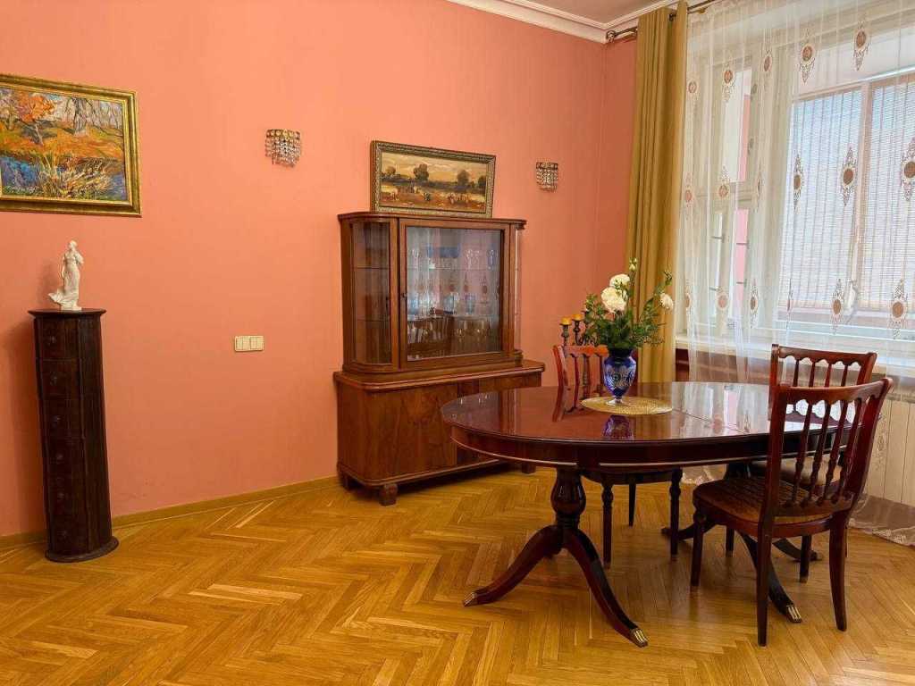Продажа 2-комнатной квартиры 85.8 м², Виноградный пер., 4