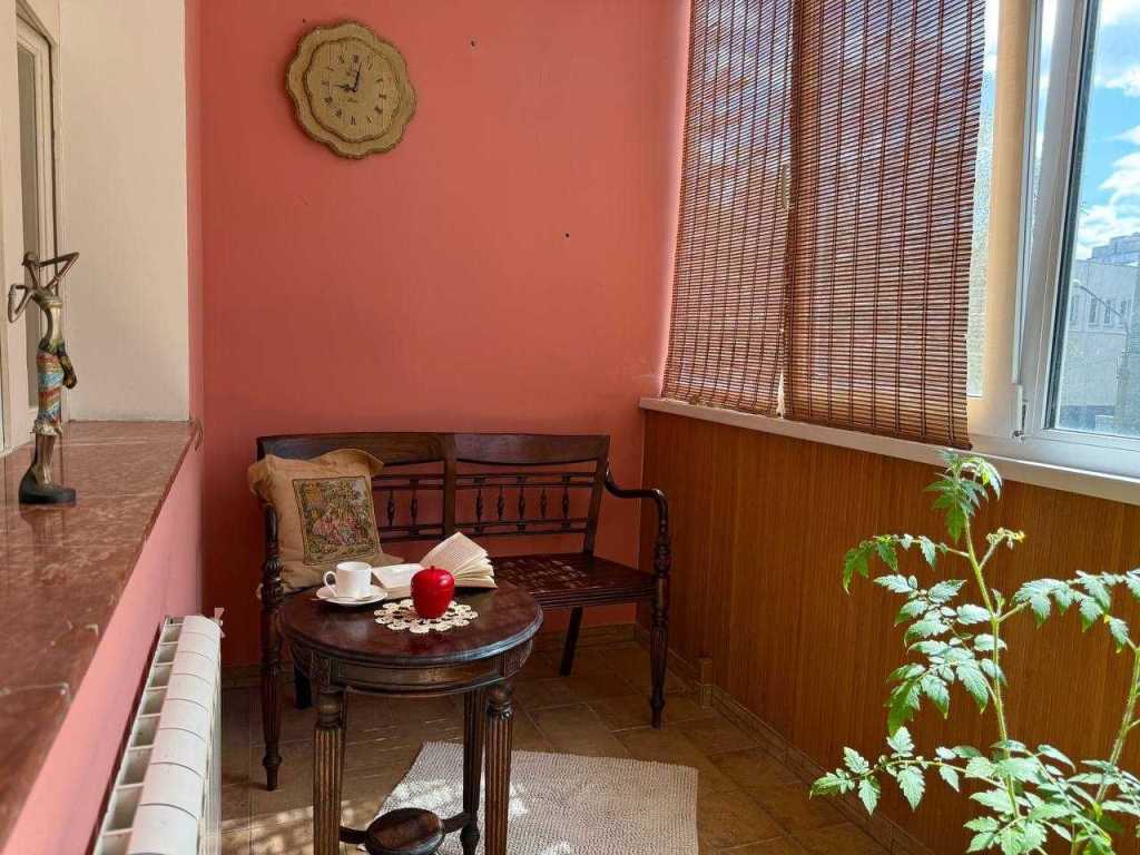 Продажа 2-комнатной квартиры 85.8 м², Виноградный пер., 4