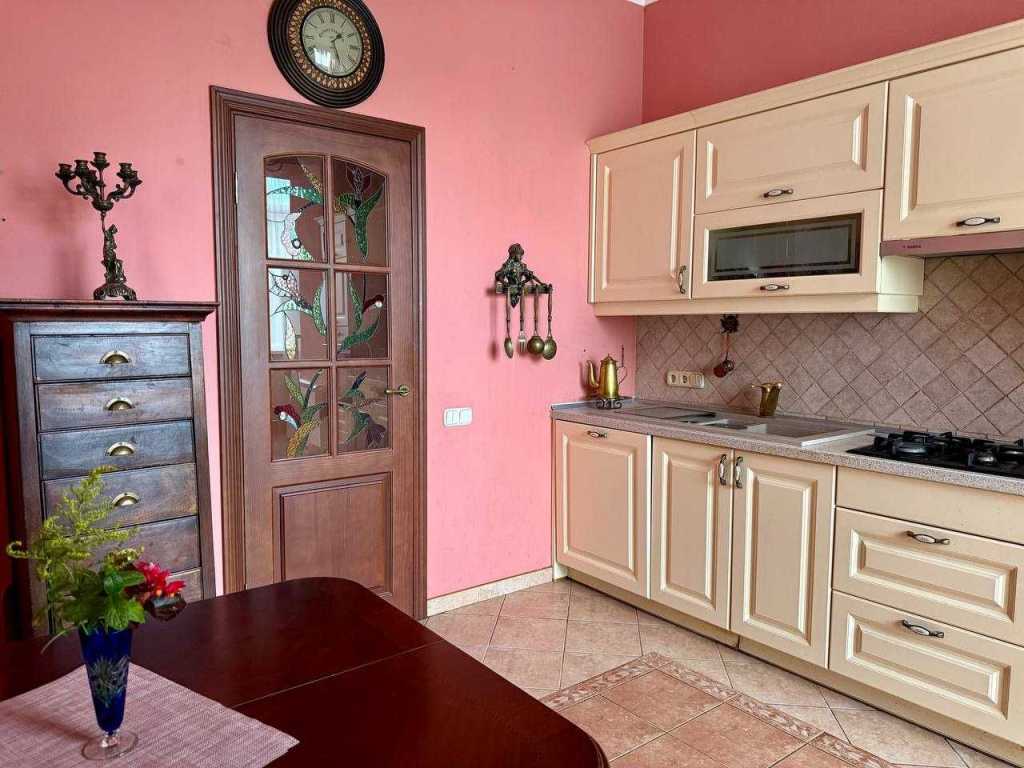 Продажа 2-комнатной квартиры 85.8 м², Виноградный пер., 4