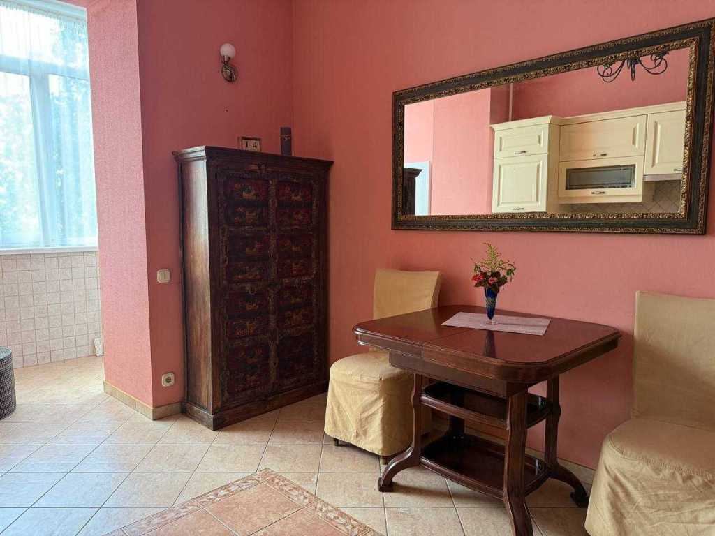 Продажа 2-комнатной квартиры 85.8 м², Виноградный пер., 4