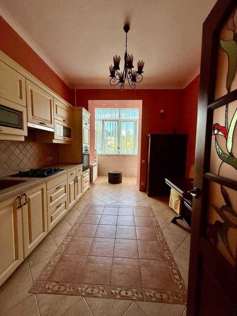 Продажа 2-комнатной квартиры 85.8 м², Виноградный пер., 4