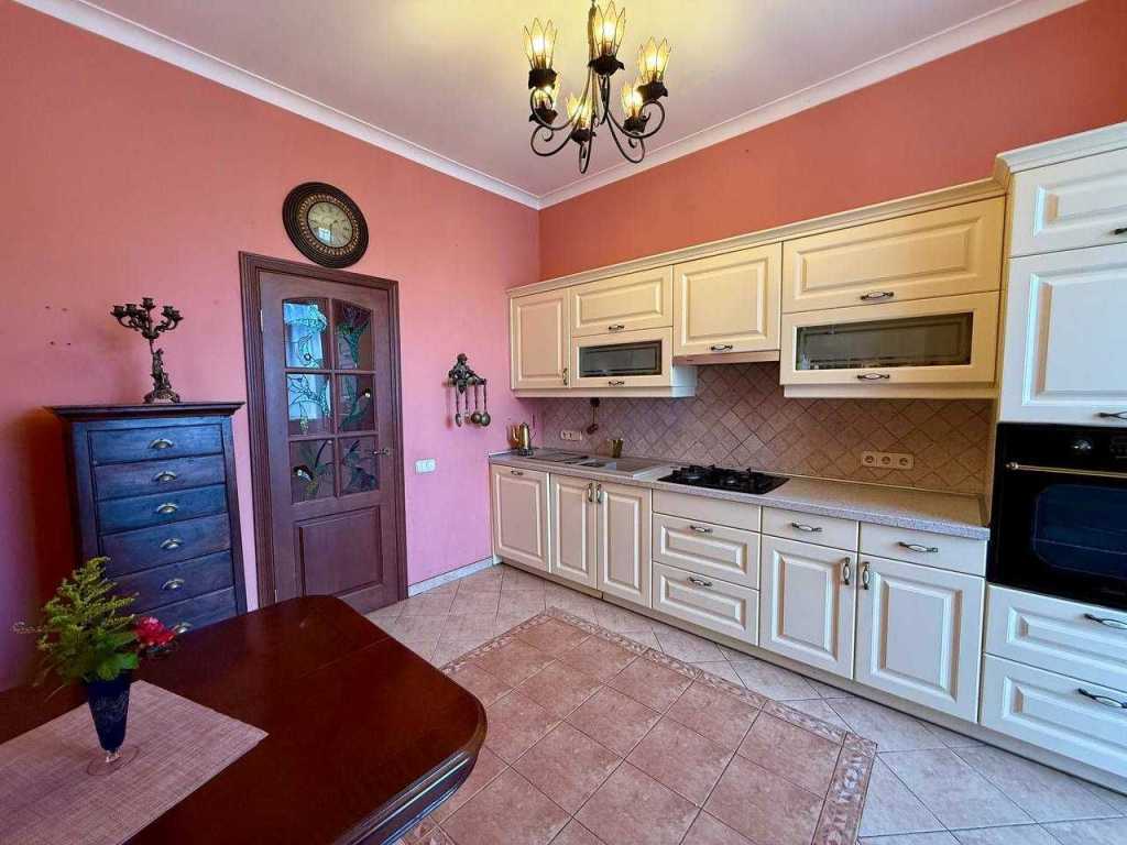 Продажа 2-комнатной квартиры 85.8 м², Виноградный пер., 4