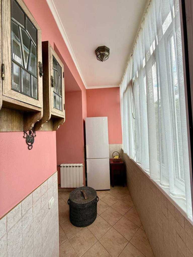 Продажа 2-комнатной квартиры 85.8 м², Виноградный пер., 4