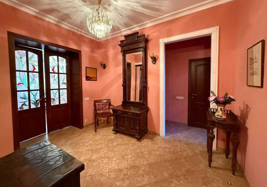 Продажа 2-комнатной квартиры 85.8 м², Виноградный пер., 4