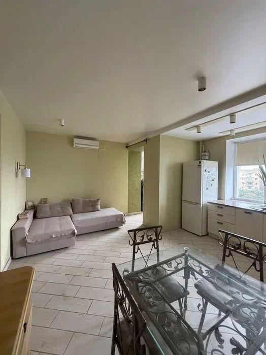 Продаж 1-кімнатної квартири 50 м², Незалежності пл.