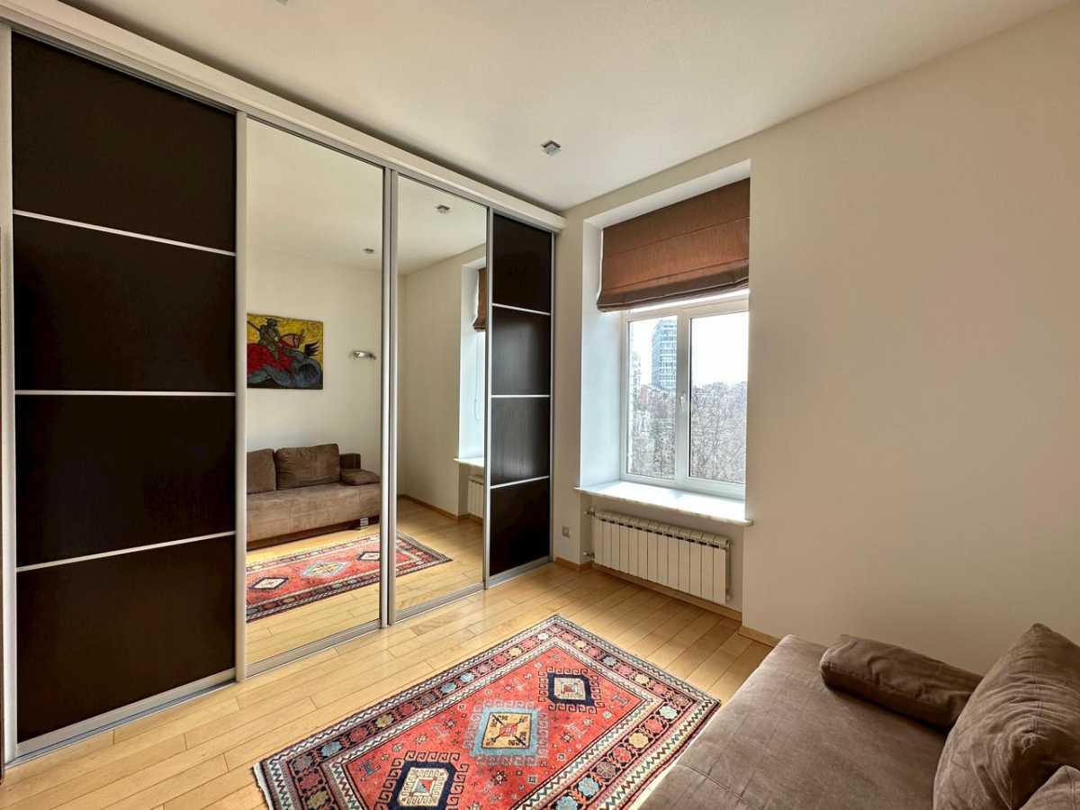 Продажа 3-комнатной квартиры 93.6 м², Князів Острозьких, 5/2Б