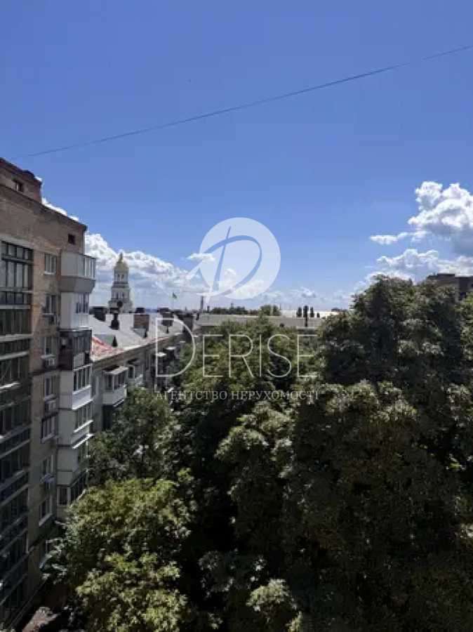 Продажа 2-комнатной квартиры 43.5 м², Лаврская ул., 4