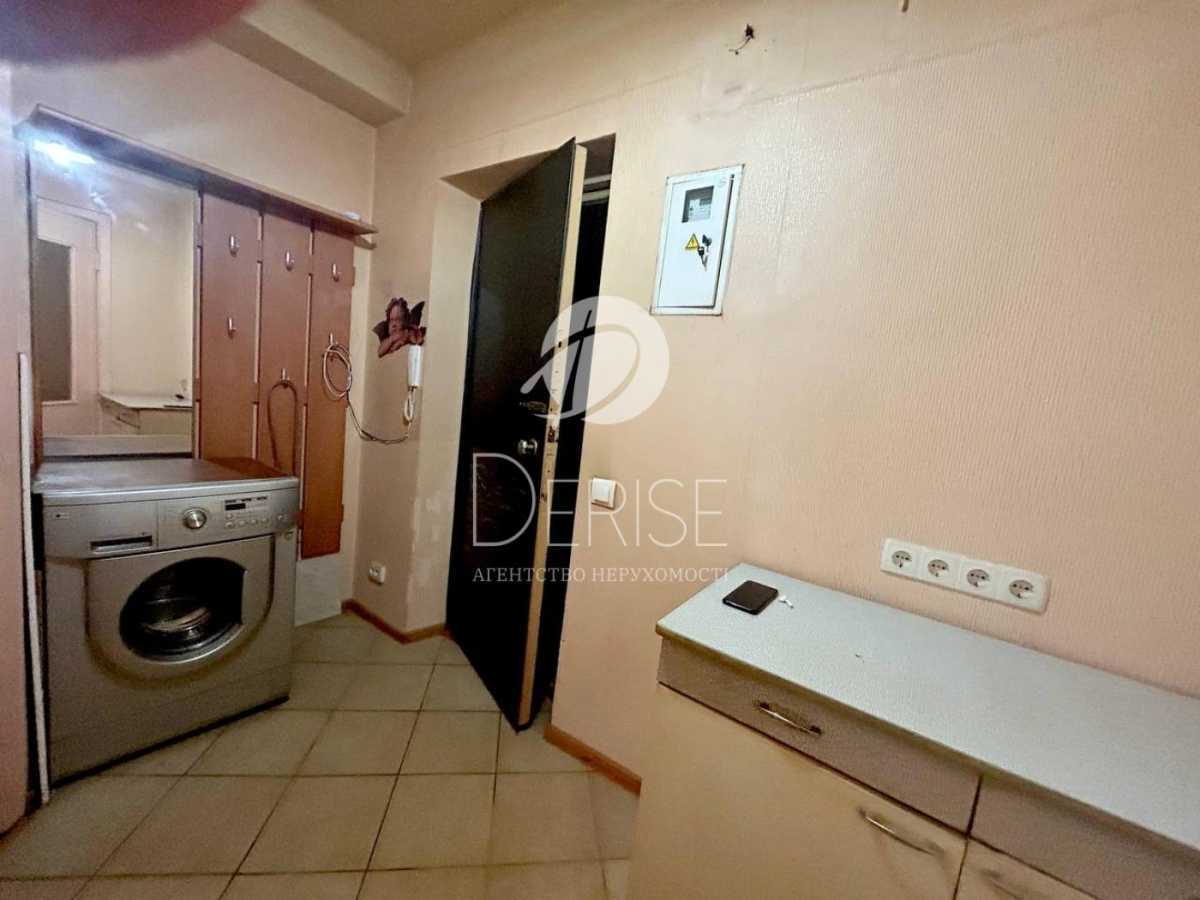 Продажа 2-комнатной квартиры 43.5 м², Лаврская ул., 4