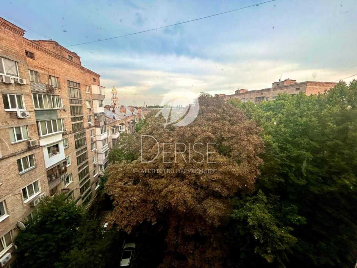 Продажа 2-комнатной квартиры 43.5 м², Лаврская ул., 4