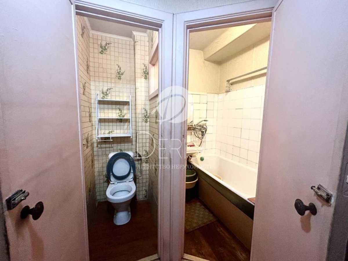 Продажа 2-комнатной квартиры 43.5 м², Лаврская ул., 4