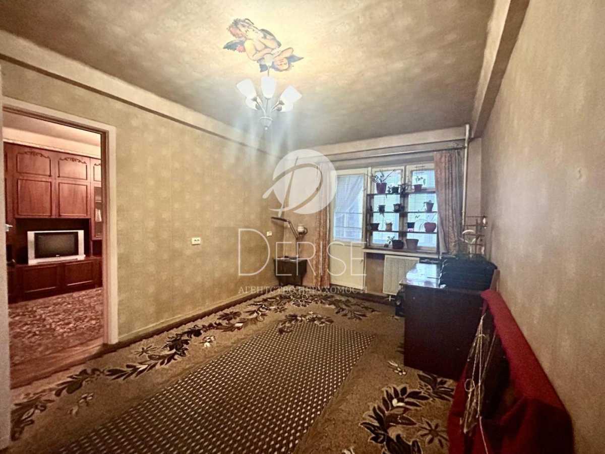 Продажа 2-комнатной квартиры 43.5 м², Лаврская ул., 4