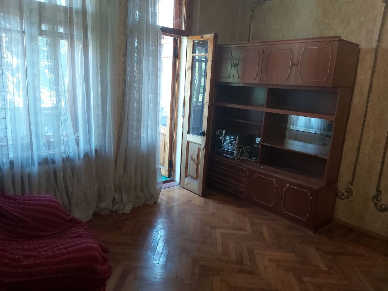 Аренда 4-комнатной квартиры 100 м², Тринклера ул., 14