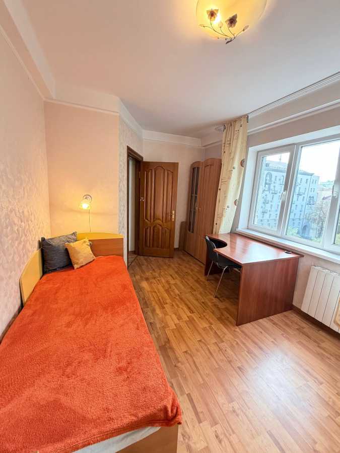Аренда 3-комнатной квартиры 60 м², Загоревская, 3/15а